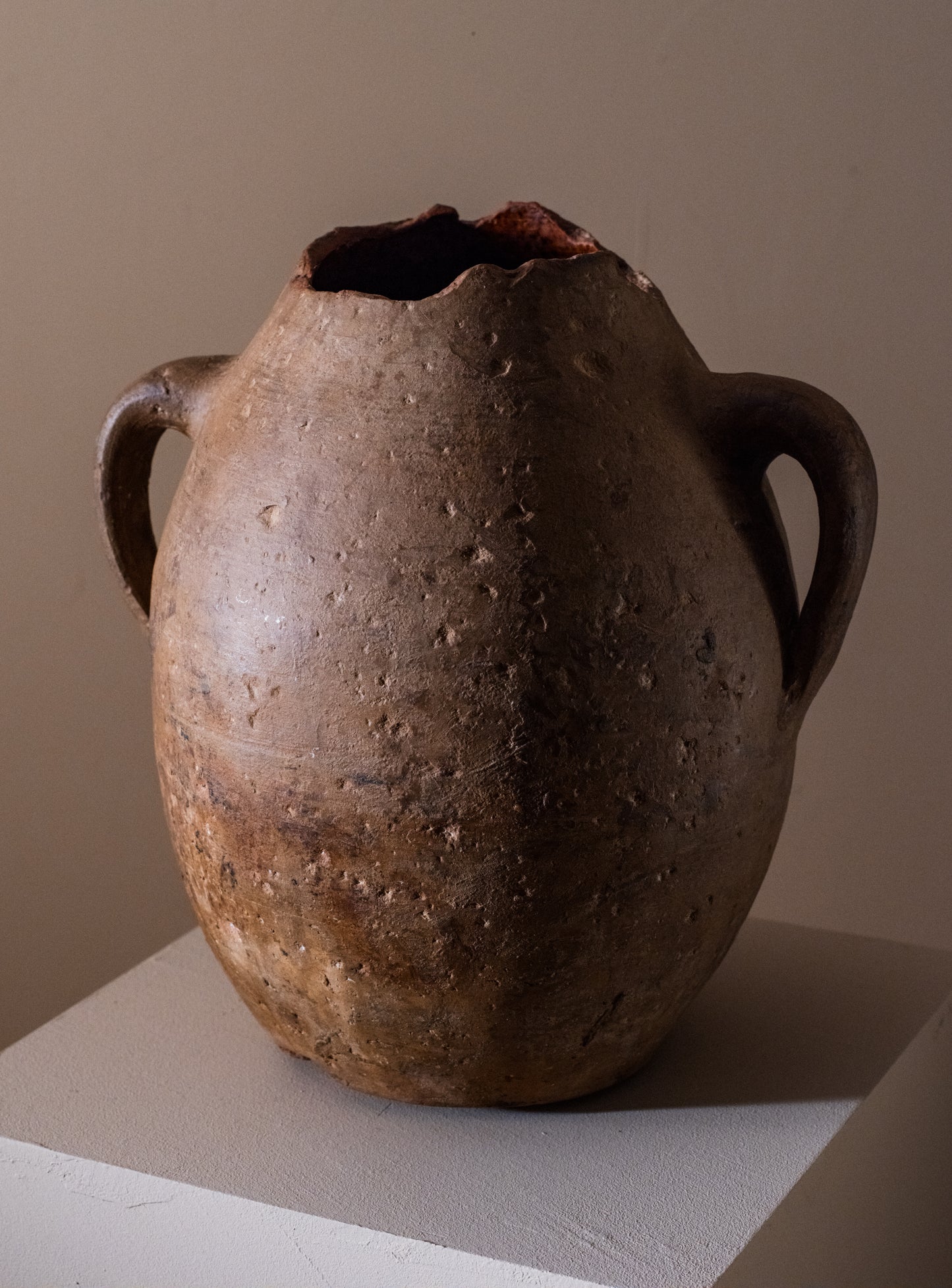 Large calabash shaped oil jar