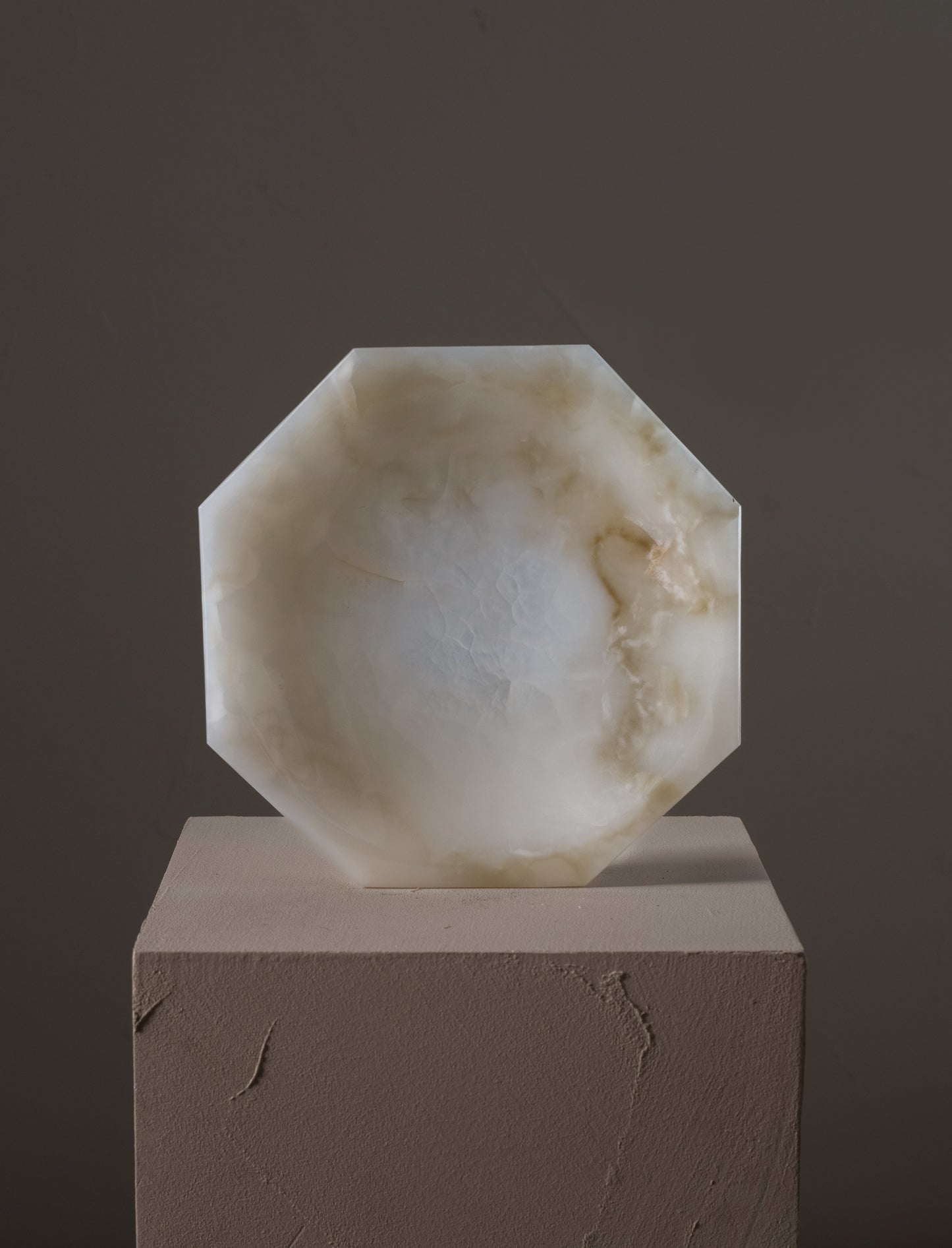 Medium octagonal white agate plate