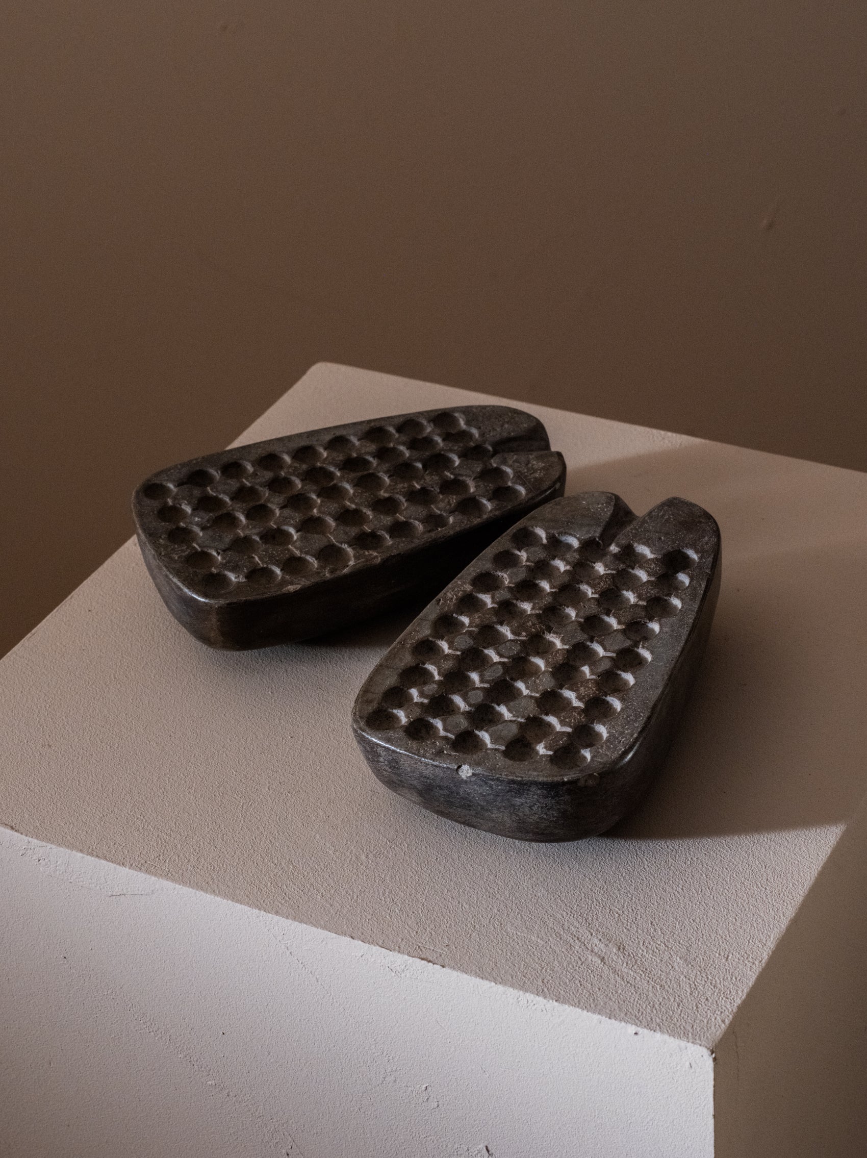 Stone bullet mould with hexagram engraving