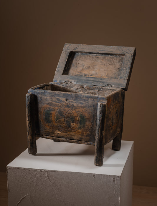 Small Amazigh wooden chest
