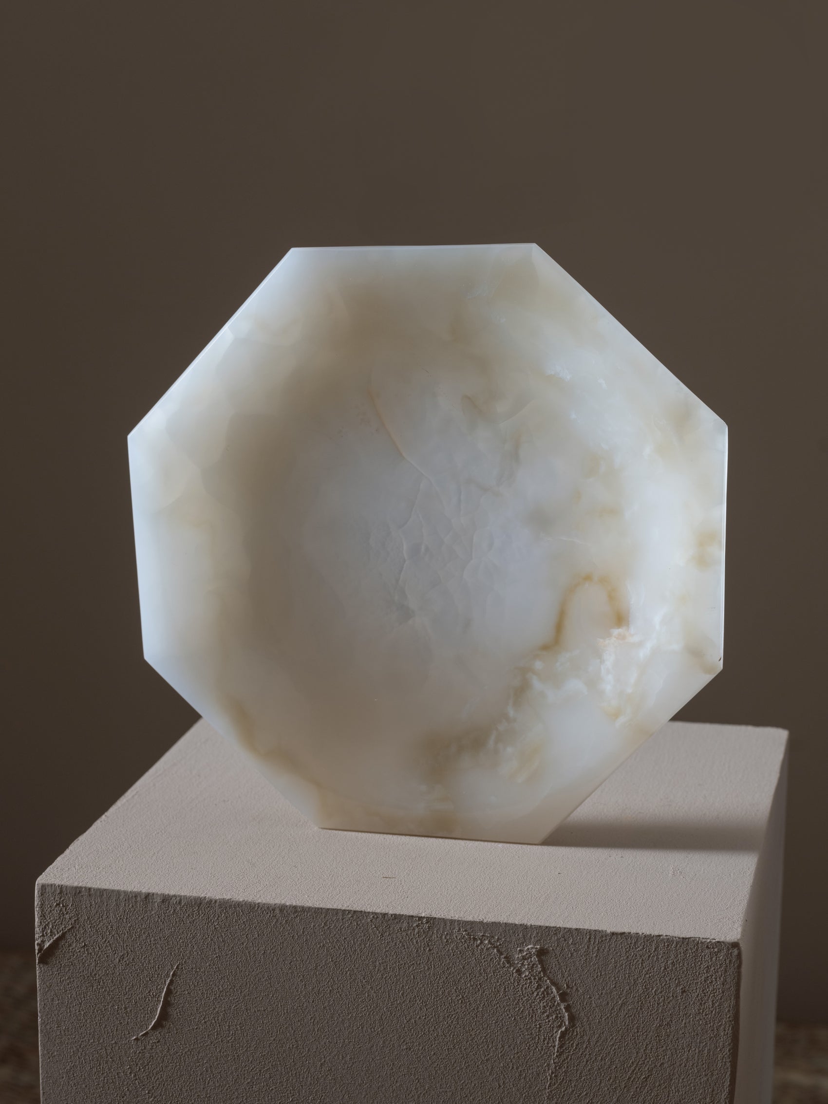 Medium octagonal white agate plate