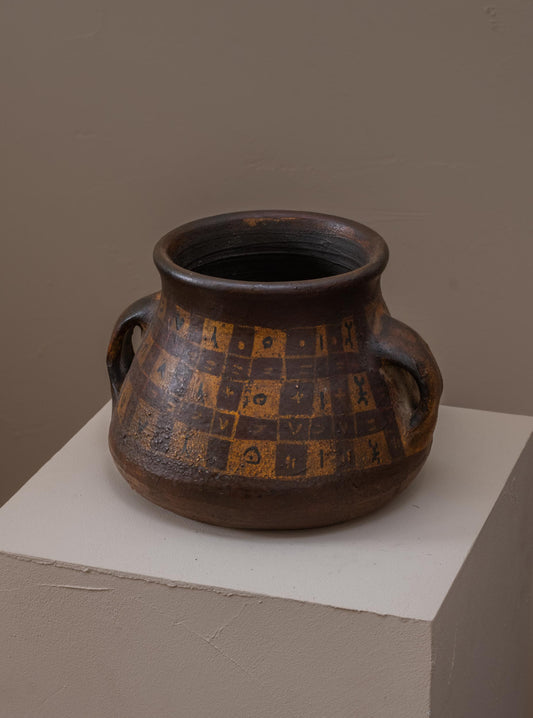 Kabyle decorated pot with two applied handles