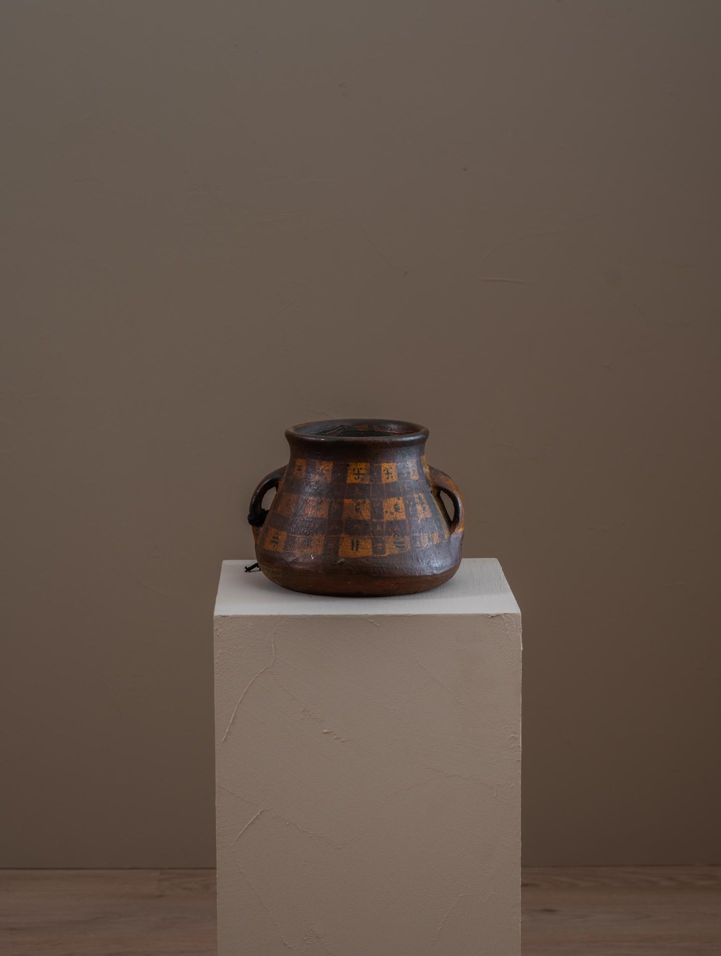 Kabyle decorated pot with two applied handles